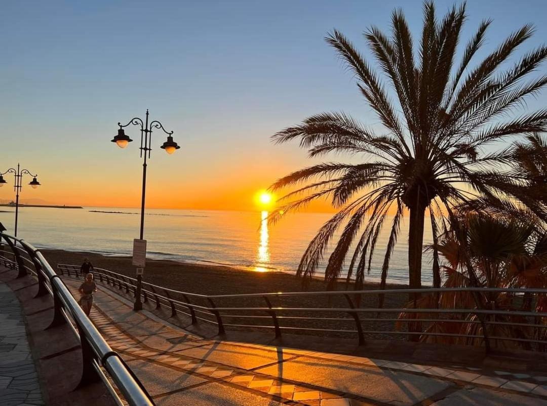 Benalbeach Ocean Front Apartment 1Bdr New! Benalmadena Exterior photo
